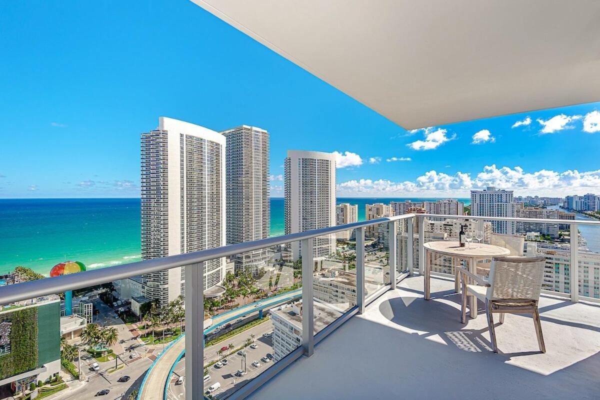 Apartmán Wrap Around Balcony - Insane Views - Amazing Pools Hollywood Exteriér fotografie