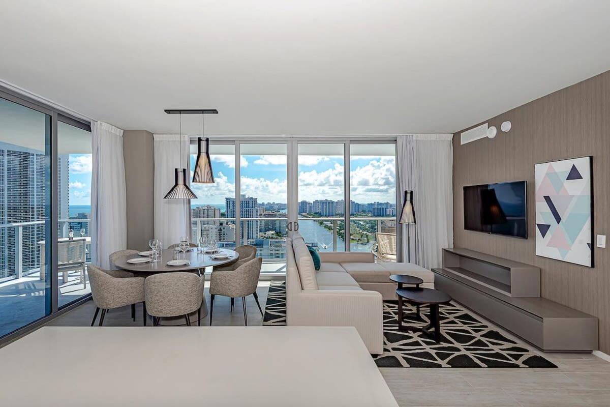 Apartmán Wrap Around Balcony - Insane Views - Amazing Pools Hollywood Exteriér fotografie
