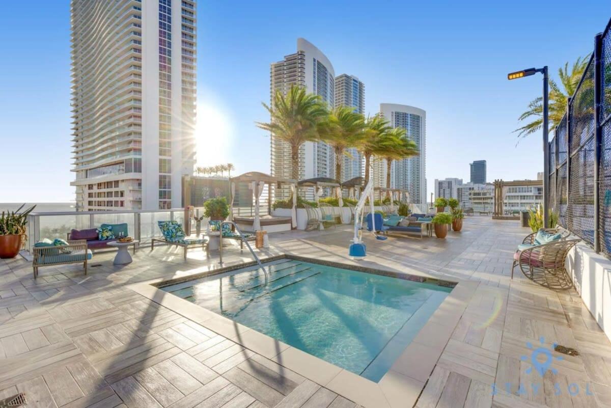 Apartmán Wrap Around Balcony - Insane Views - Amazing Pools Hollywood Exteriér fotografie