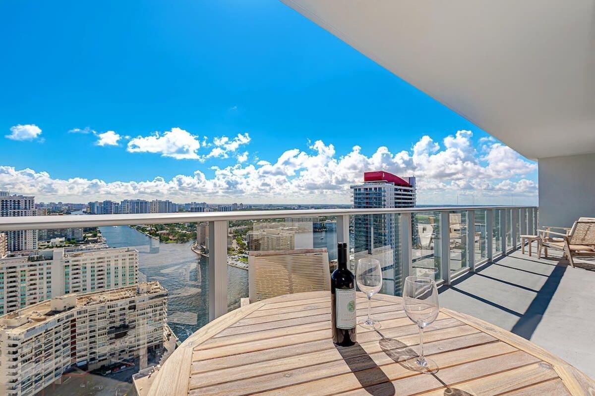 Apartmán Wrap Around Balcony - Insane Views - Amazing Pools Hollywood Exteriér fotografie