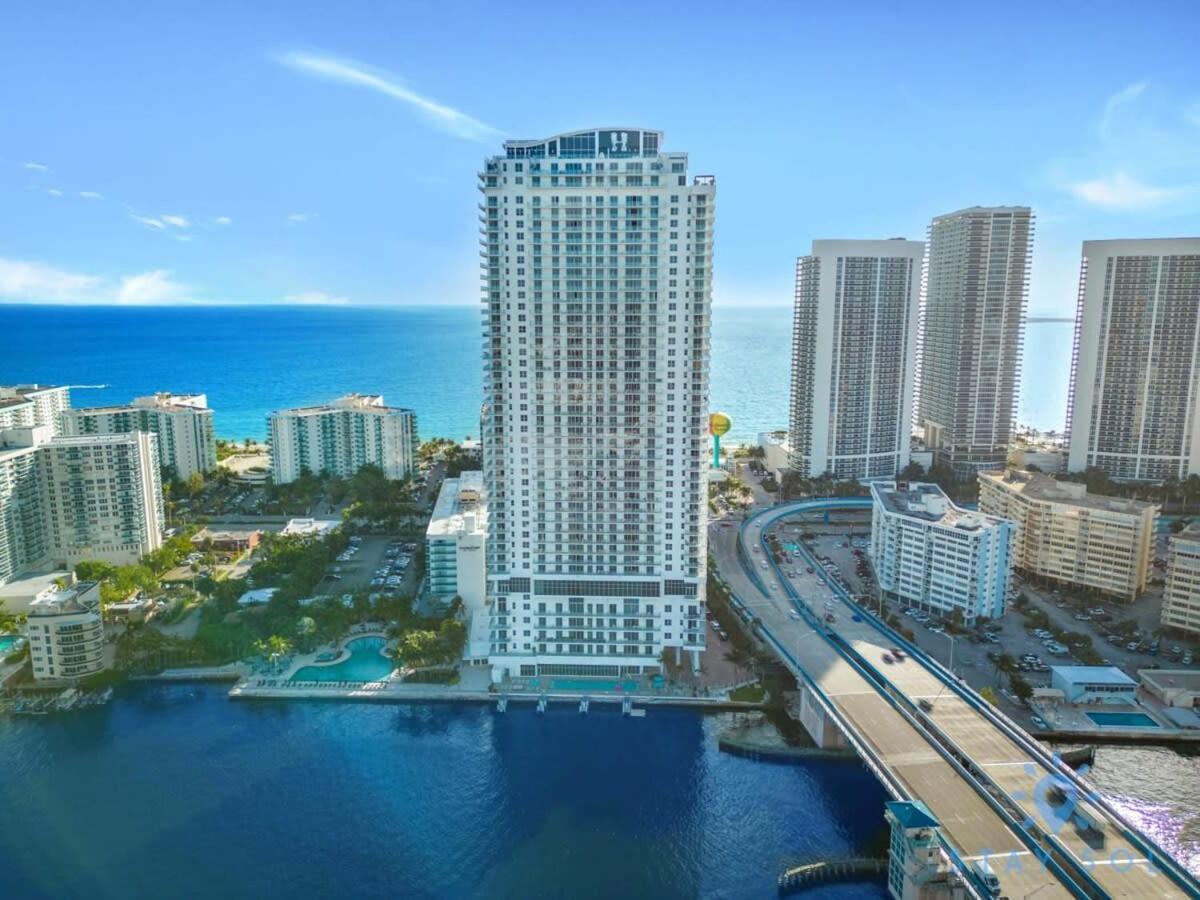 Apartmán Wrap Around Balcony - Insane Views - Amazing Pools Hollywood Exteriér fotografie