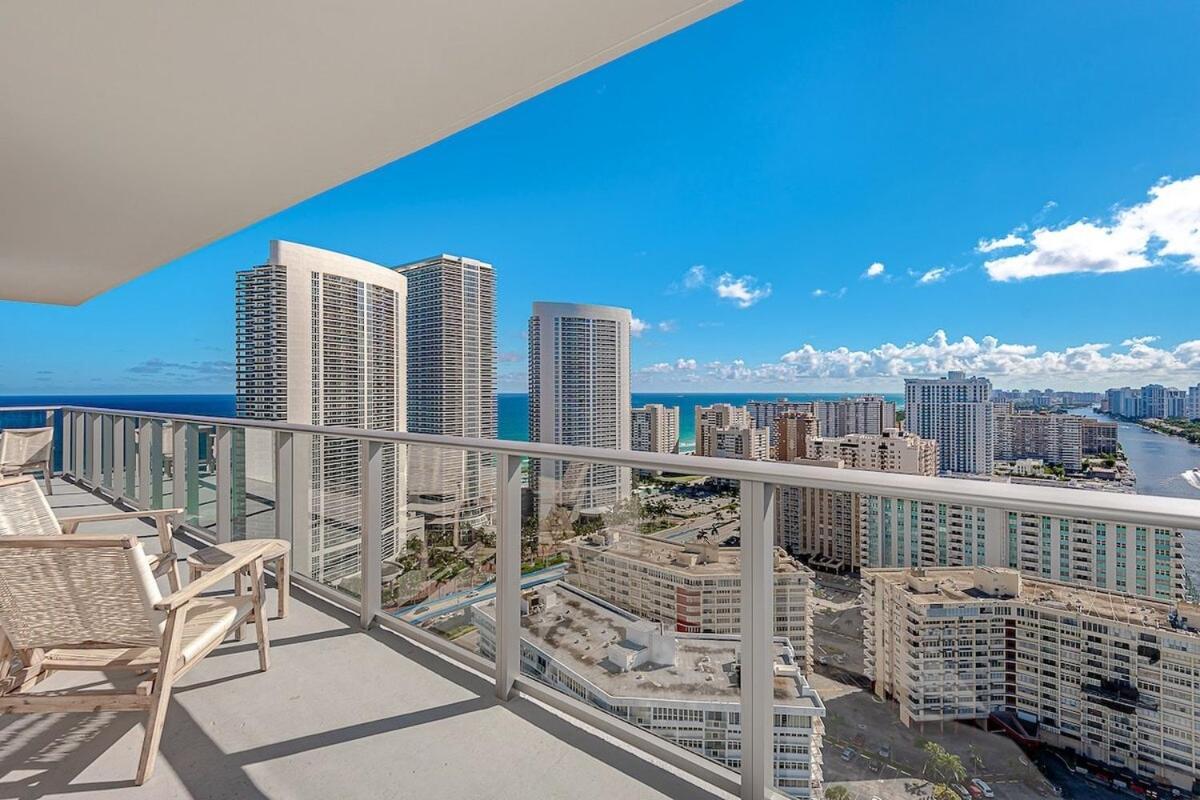 Apartmán Wrap Around Balcony - Insane Views - Amazing Pools Hollywood Exteriér fotografie