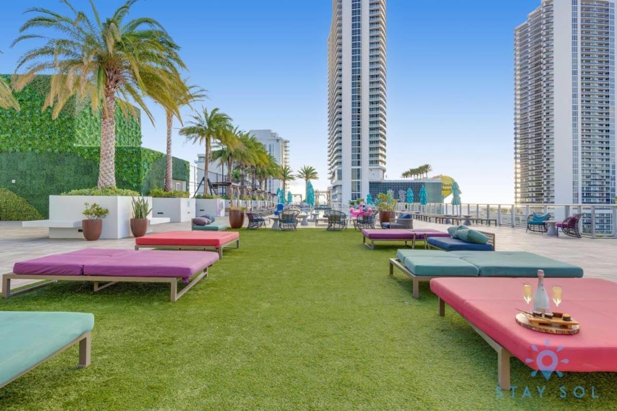 Apartmán Wrap Around Balcony - Insane Views - Amazing Pools Hollywood Exteriér fotografie