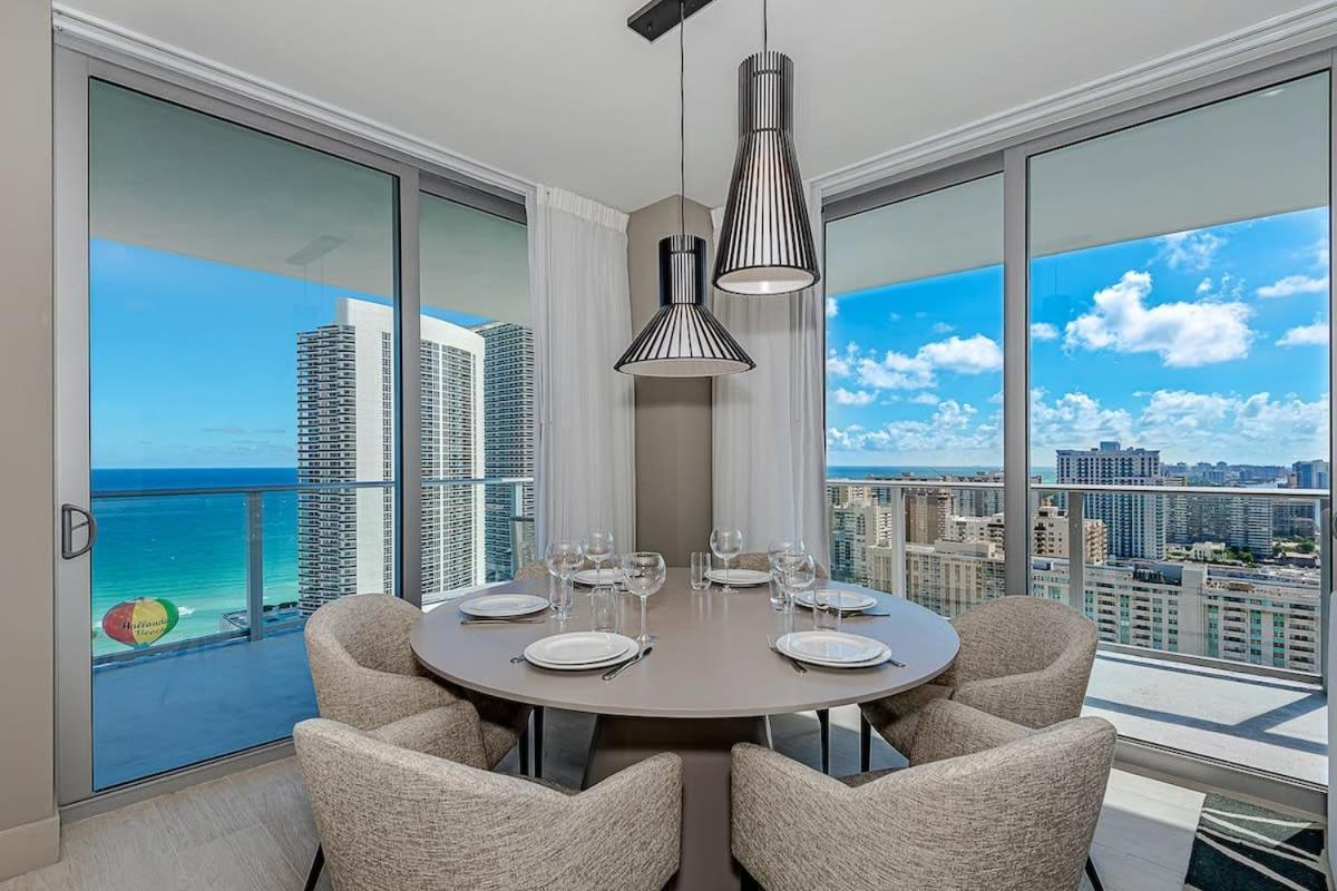 Apartmán Wrap Around Balcony - Insane Views - Amazing Pools Hollywood Exteriér fotografie
