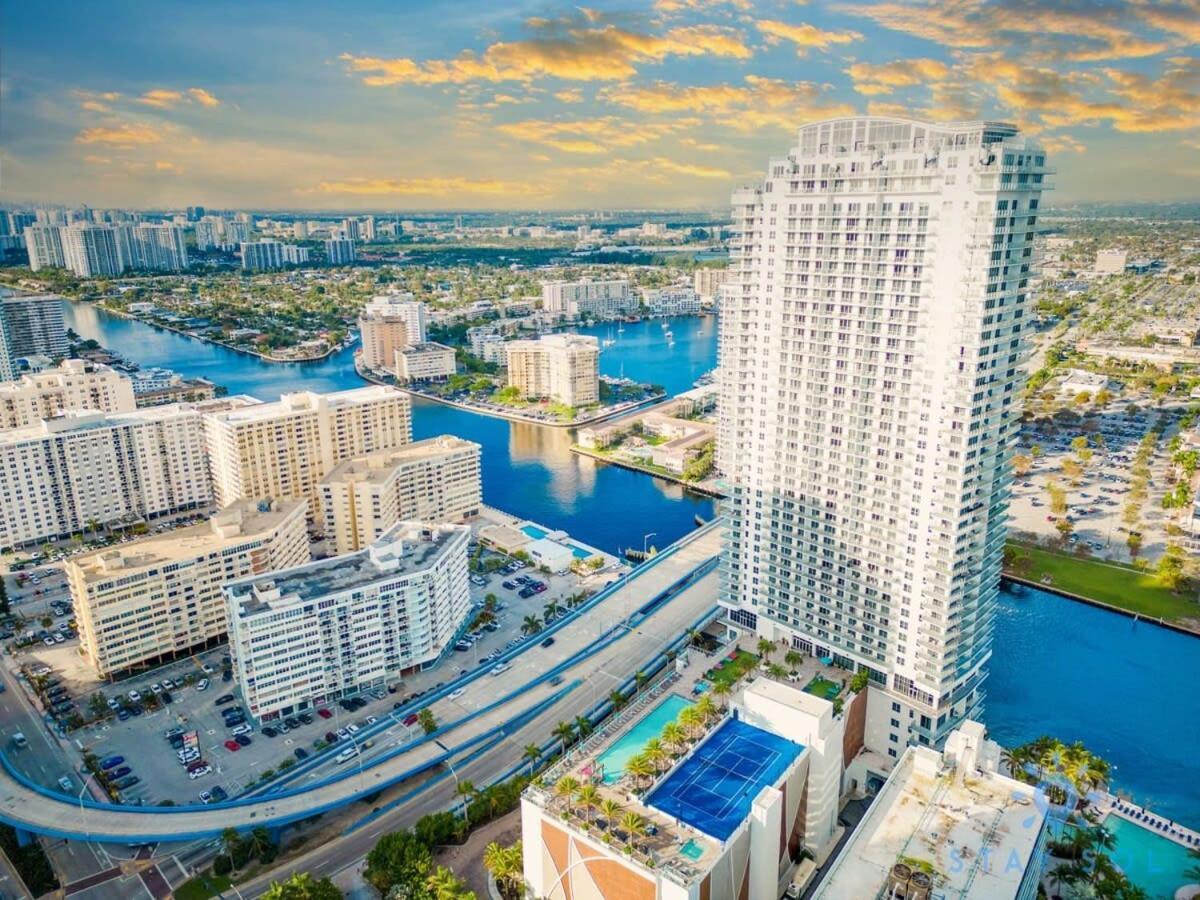 Apartmán Wrap Around Balcony - Insane Views - Amazing Pools Hollywood Exteriér fotografie